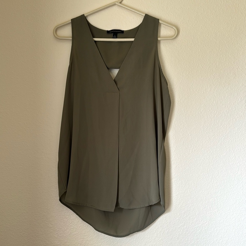 Banana Republic sleeveless blouse